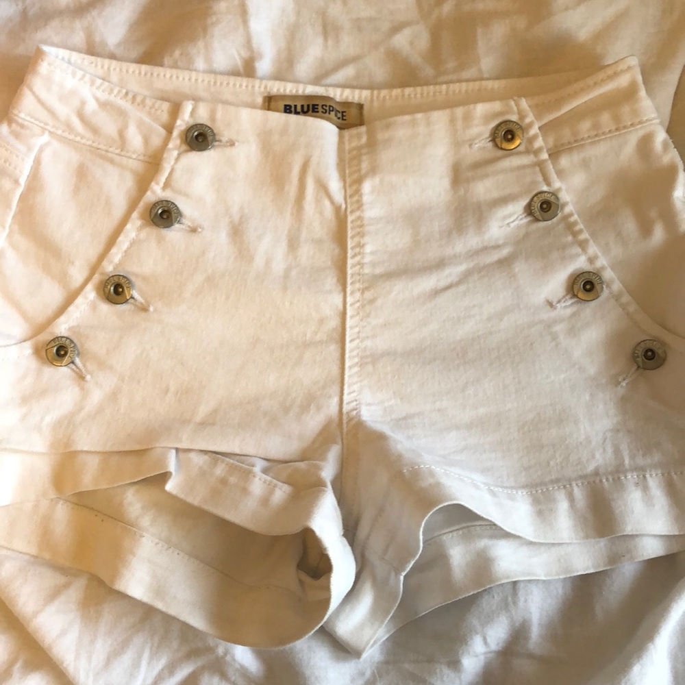 Trendy button shorts